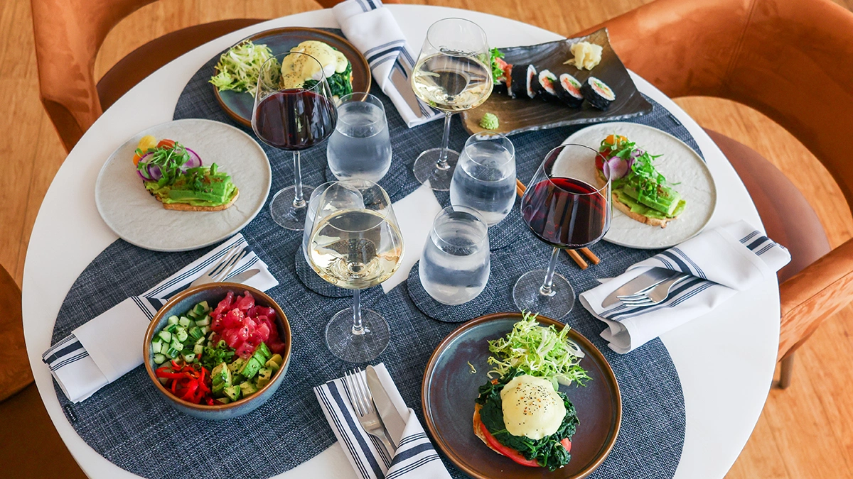 amenities and dining at delta one lounge terminal 2