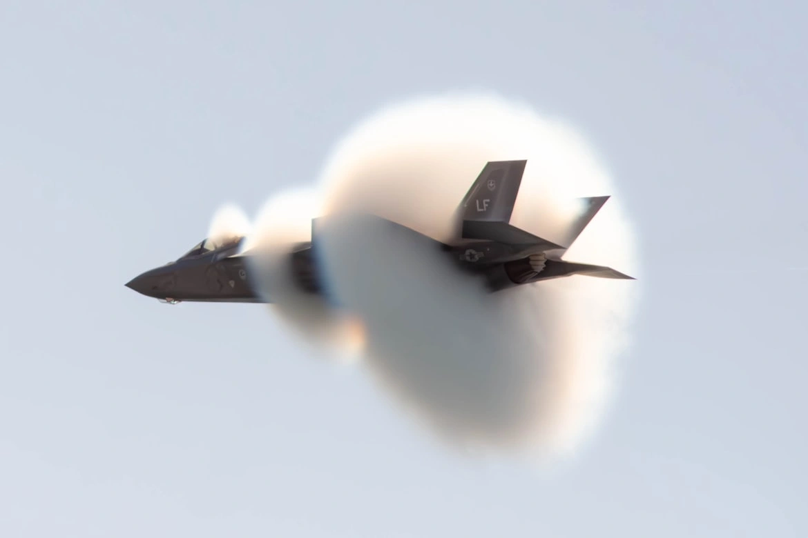 Close-up of a jet engine USAF F35 representing the sonic boom noise threshold in the FAA's proposed rule