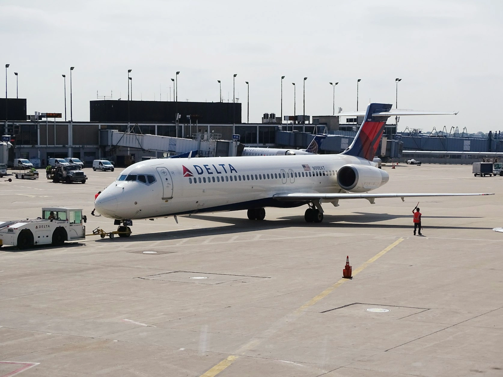 delta airlines at runway chicago o'hare airport usa