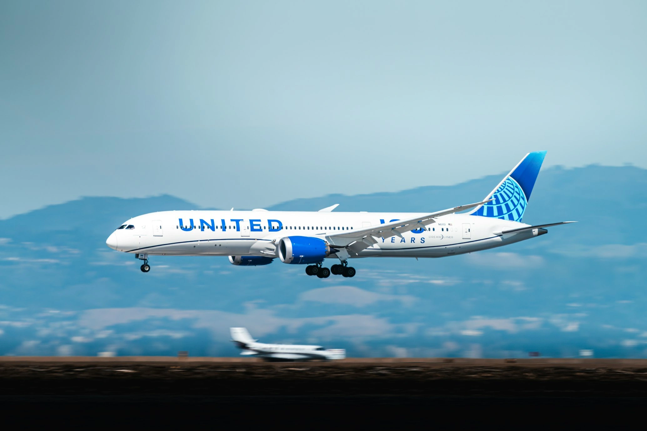 united airlines aircraft boeing 787