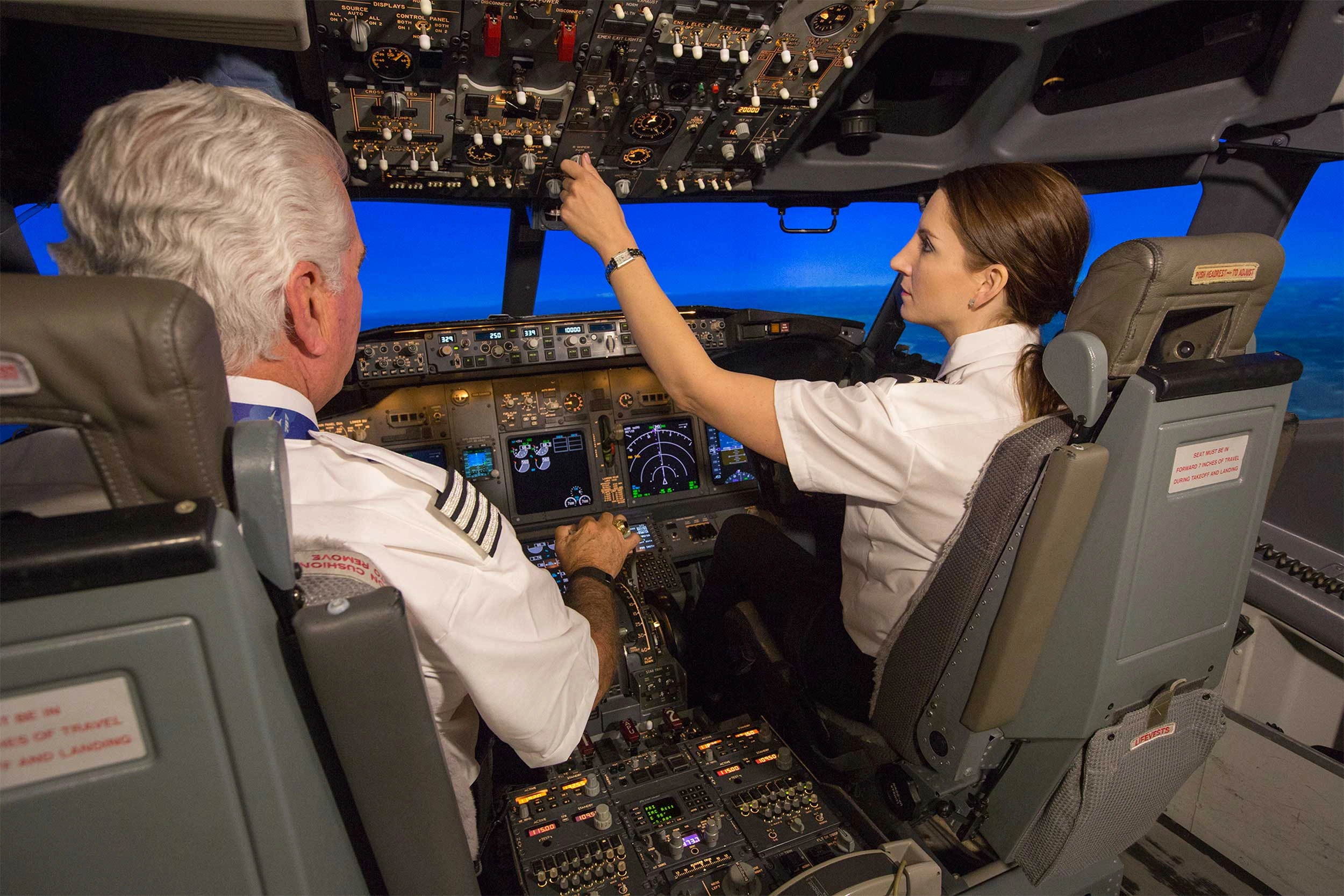 aviation-career-salaries-atc-compensation-and-flight-attentand-earnings-trainings